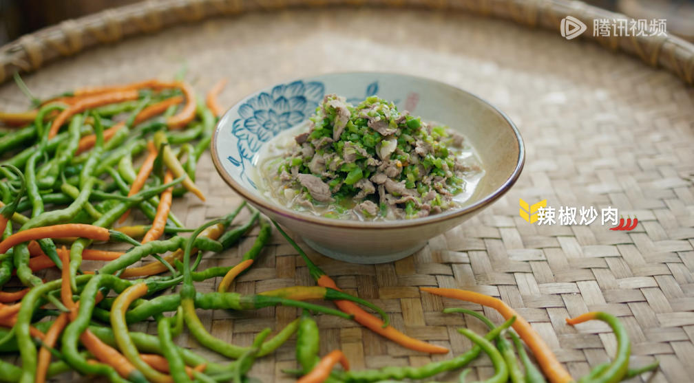 化身美食特种兵，陈晓卿在《我的美食向导》里开启City Eat