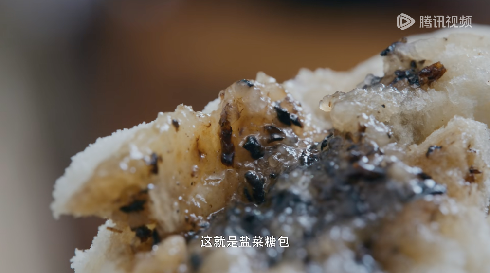 化身美食特种兵，陈晓卿在《我的美食向导》里开启City Eat